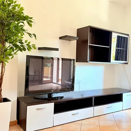 Dommos - Marinaway Apartment